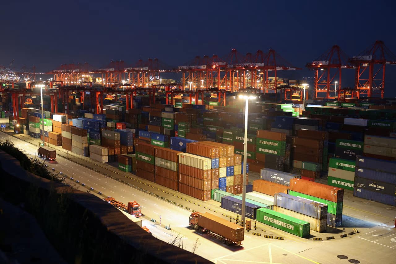 China’s Exports Gain Momentum; Import Growth Picks Up