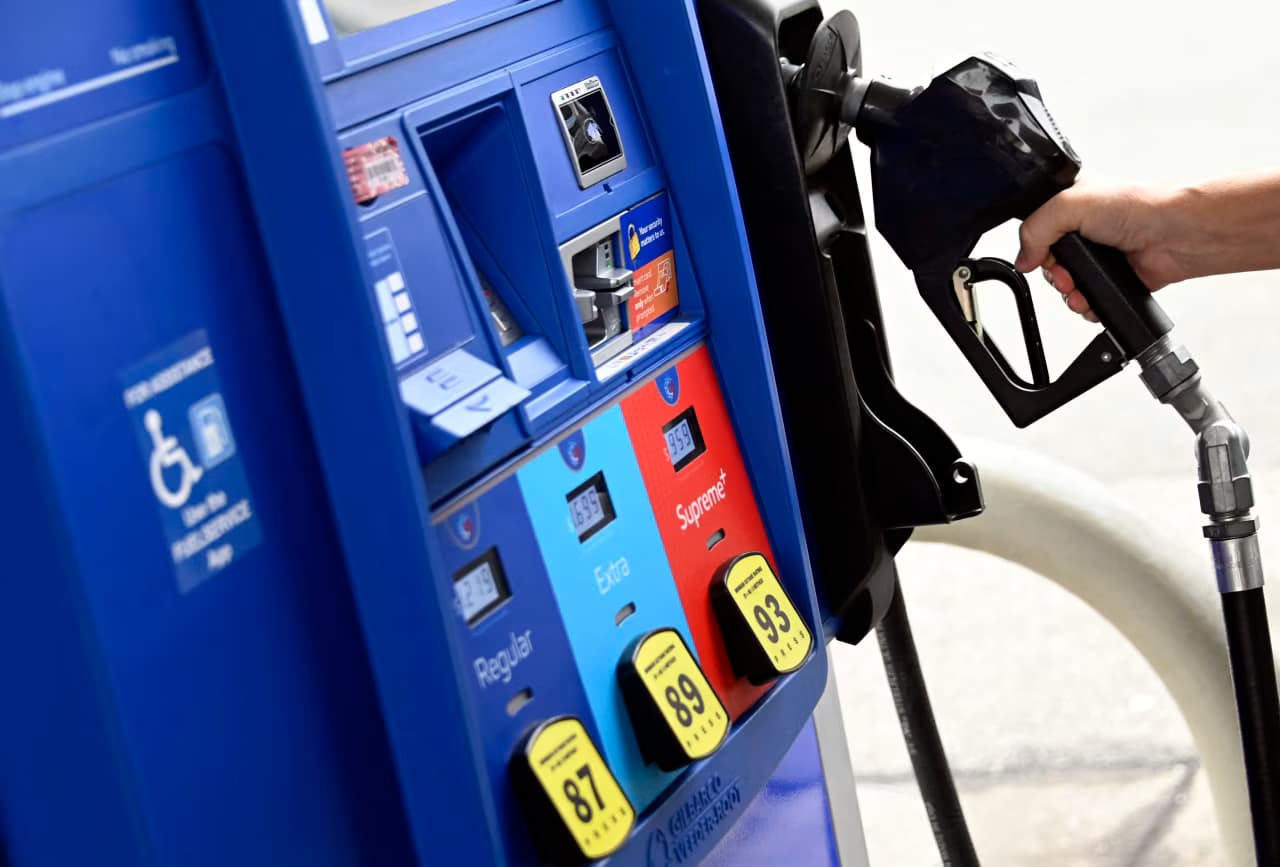 Consumer Sentiment Falls to New Record Lows Amid War in Iran