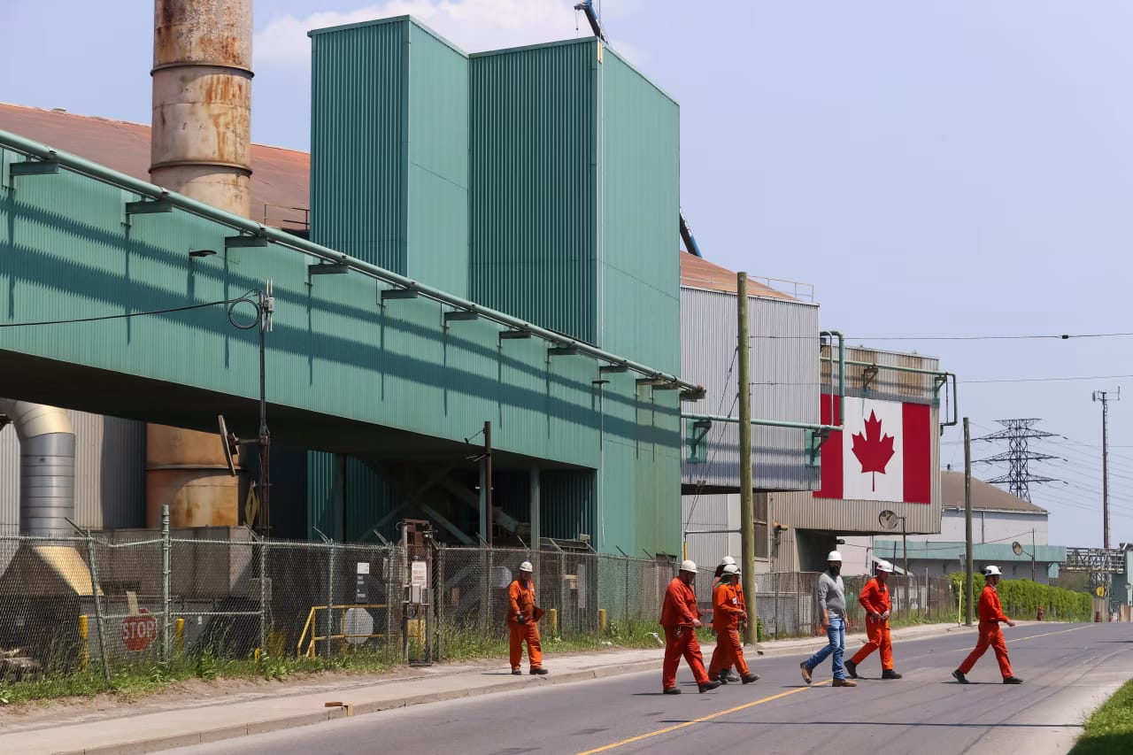 Canada Services Activity Grows Slightly in May