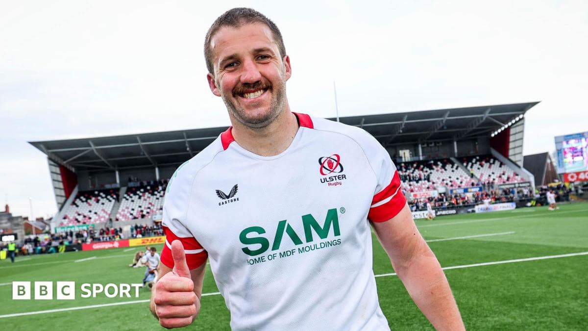 Stuart McCloskey: Ireland centre agrees contract extension with Ulster