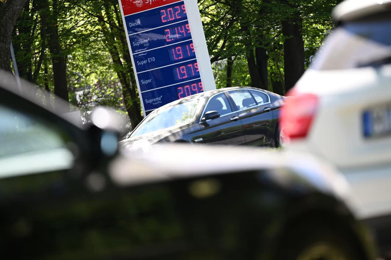 Eurozone Inflation Climbs Further, Paving Way for ECB Rate Hike