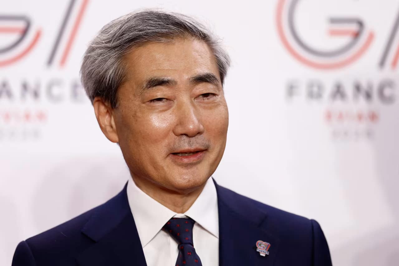Bank of Korea Governor Signals Readiness to Raise Rates as Inflation Risks Mount