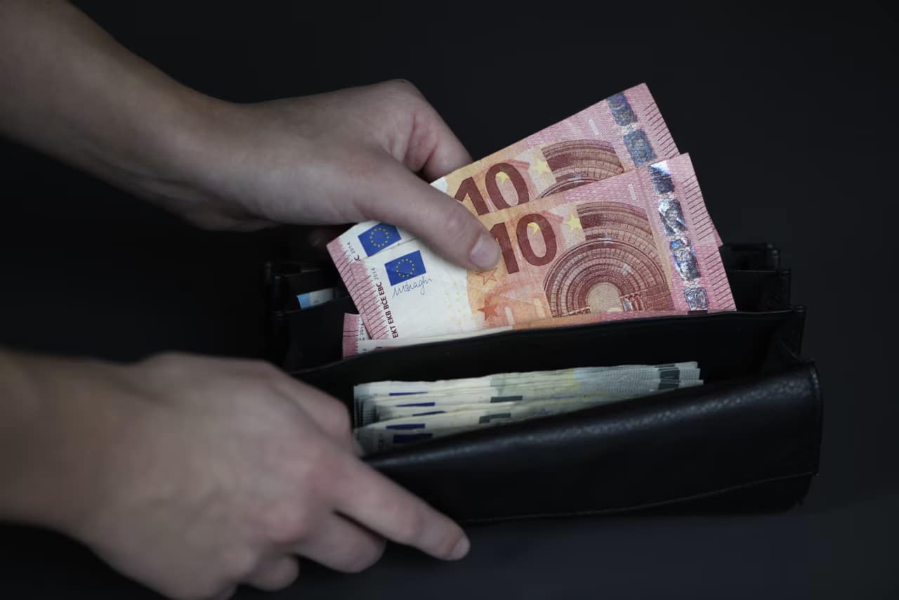 ECB Tracker Points to Slower Wage Growth in 2026
