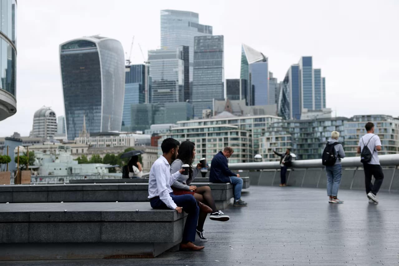 U.K. Economy Accelerates at Start of 2026
