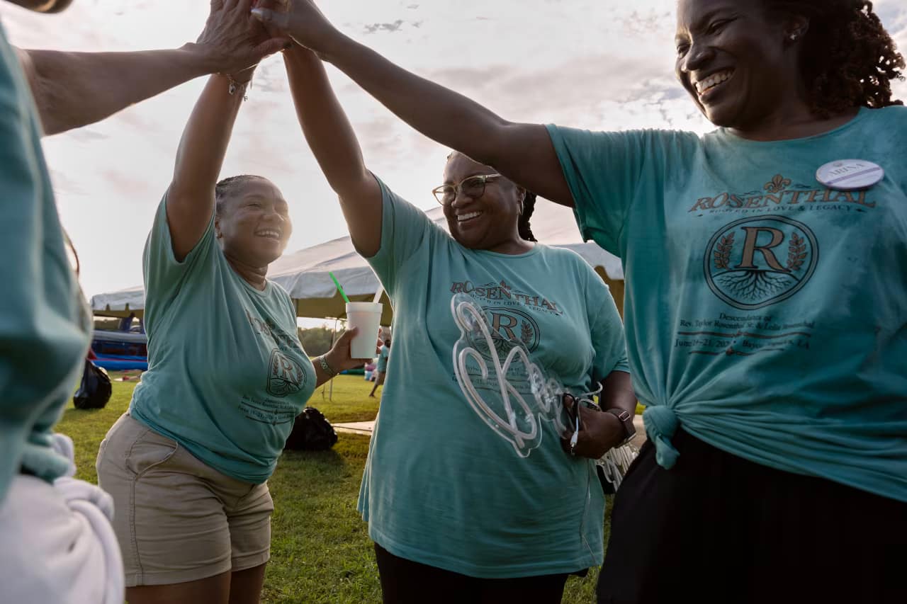 This year’s family reunion: matching T-shirts, BBQ—and financial advice