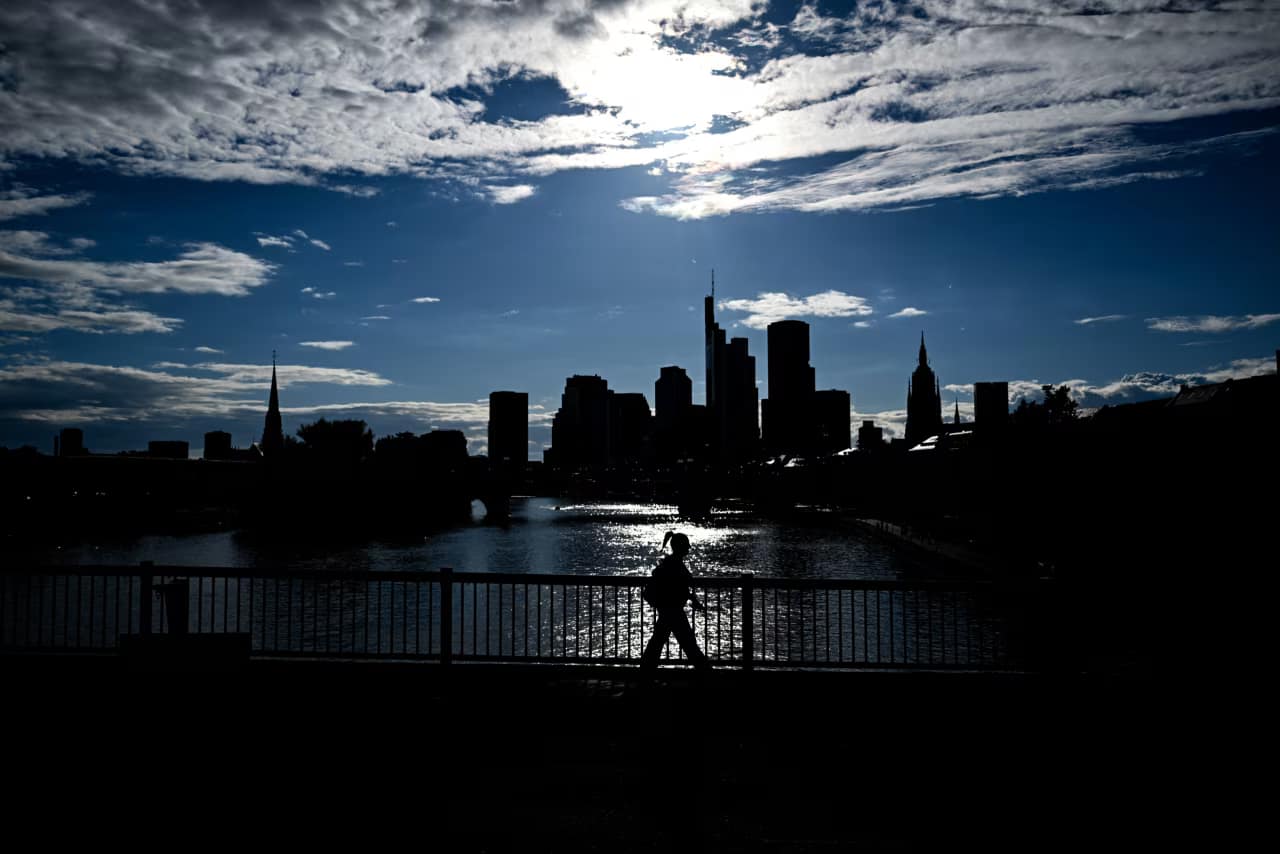 Germany’s Bundesbank Cuts Growth Expectation, Raises Inflation Forecast as War Drags On